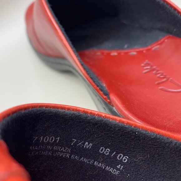 Clarks Red Clogs Slip-Ons size 7.5 M - Picture 5 of 9